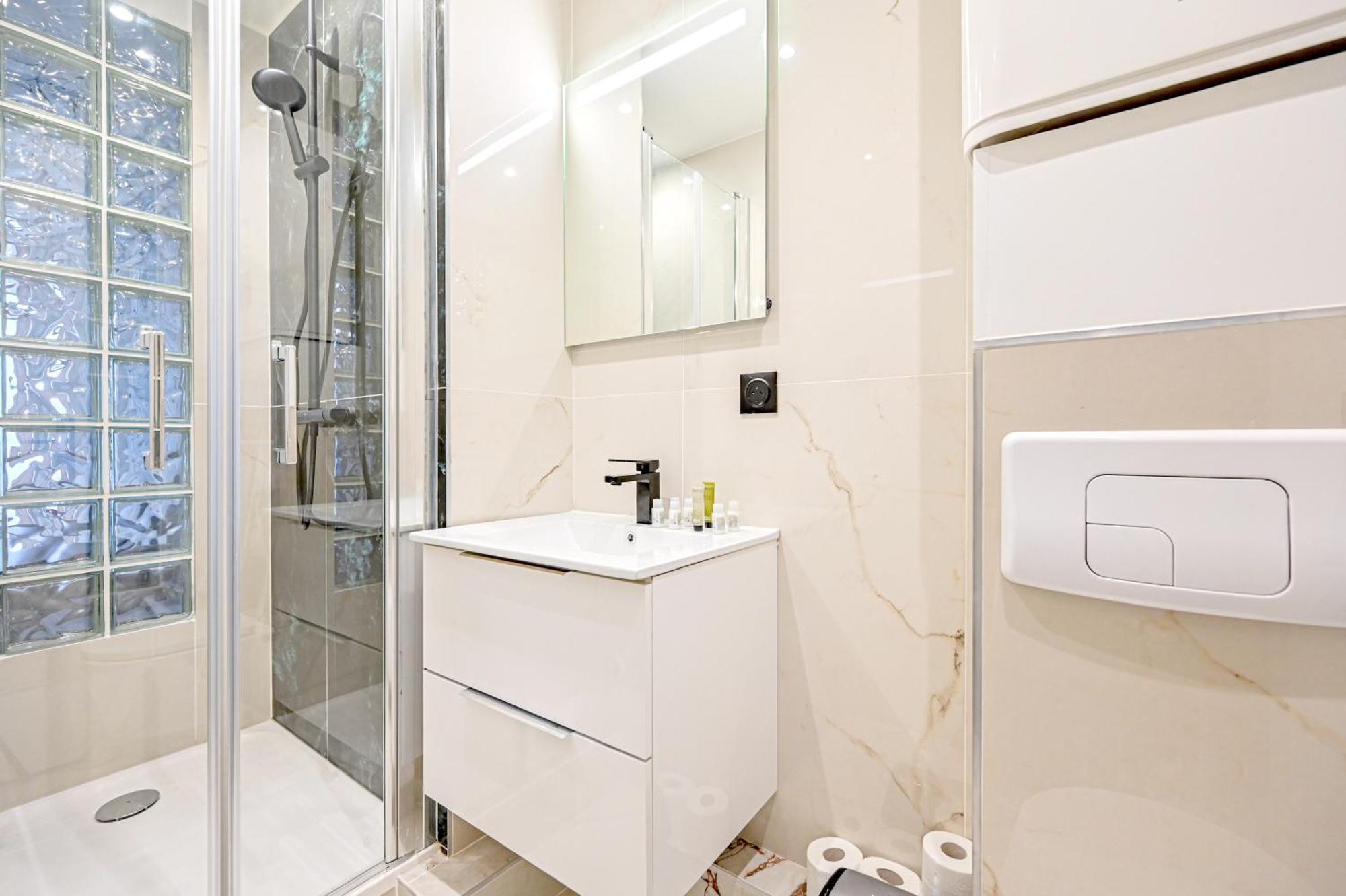 Relax In A Stylish Flat In Montmartre Apartment Paris Ngoại thất bức ảnh